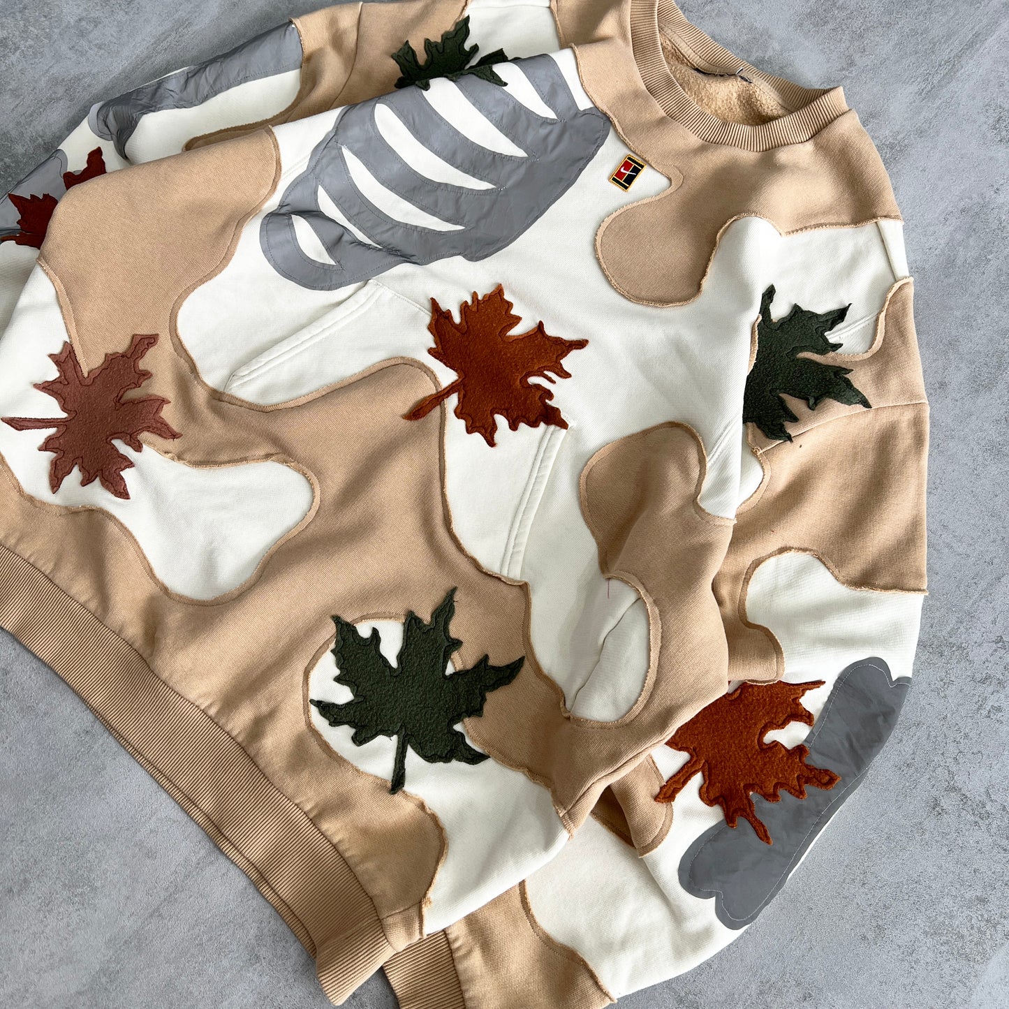 'LEAVES' REFLECTIVE SWEATSHIRT (XL)