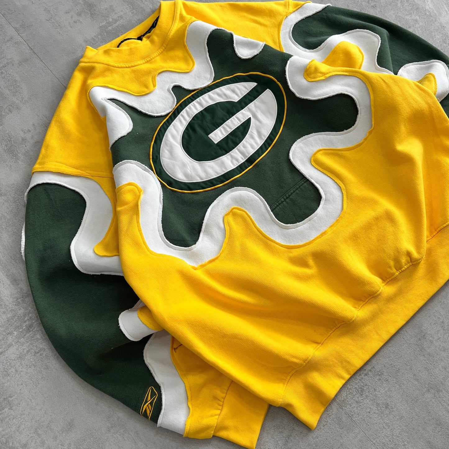 'SPLASH' SWEATSHIRT (XXL)