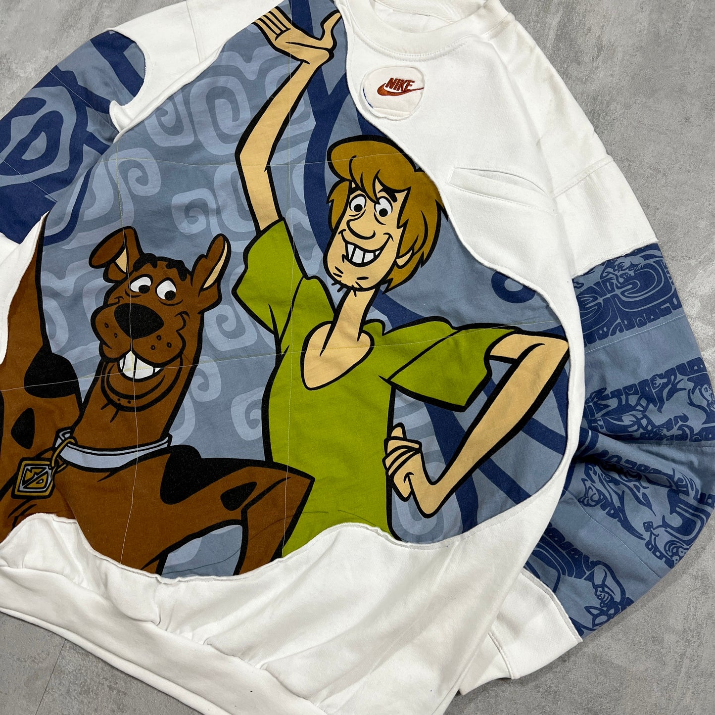'SCOOBY' SWEATSHIRT (XL)
