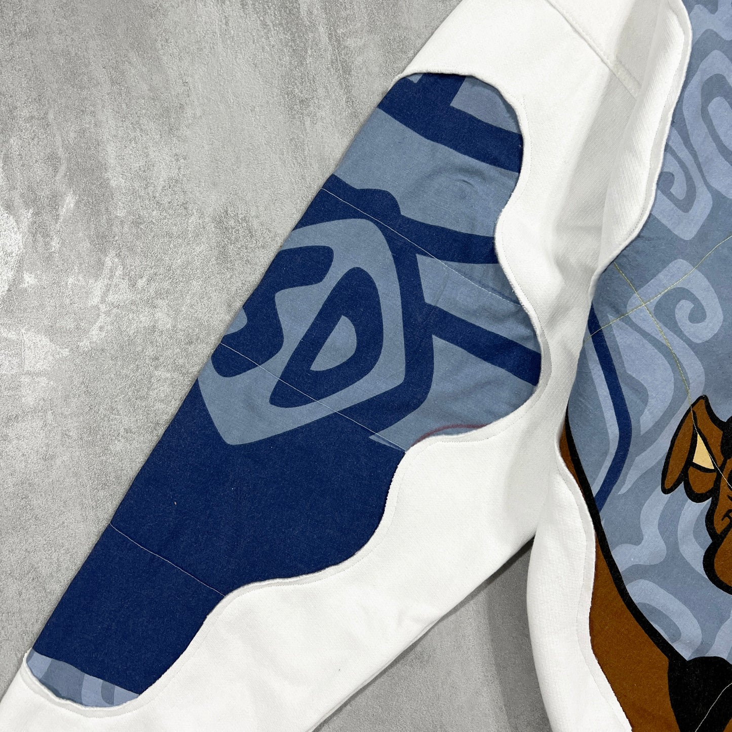 'SCOOBY' SWEATSHIRT (XL)