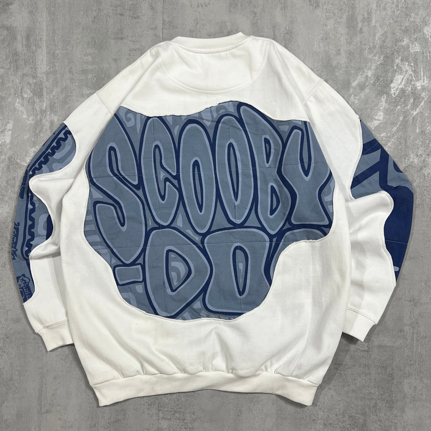 'SCOOBY' SWEATSHIRT (XL)