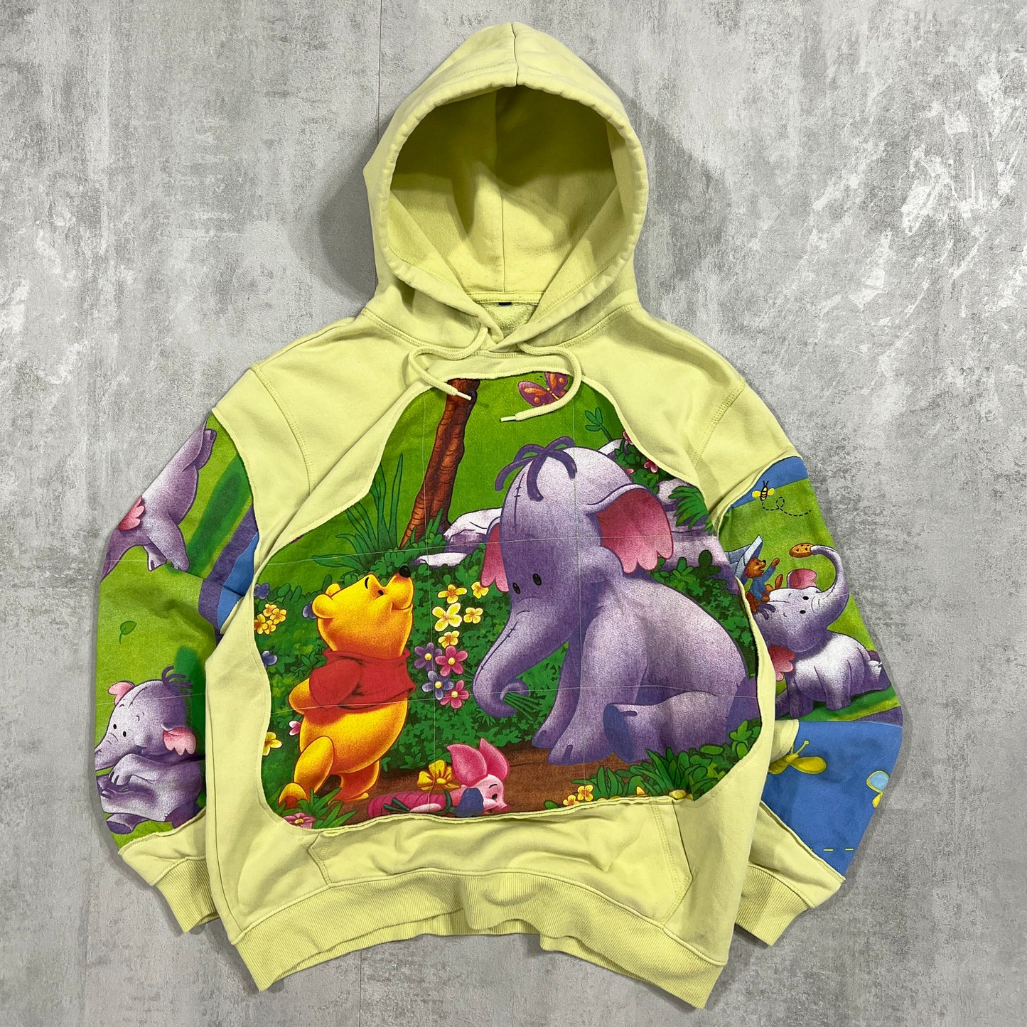 'WINNIE' HOODIE (M)