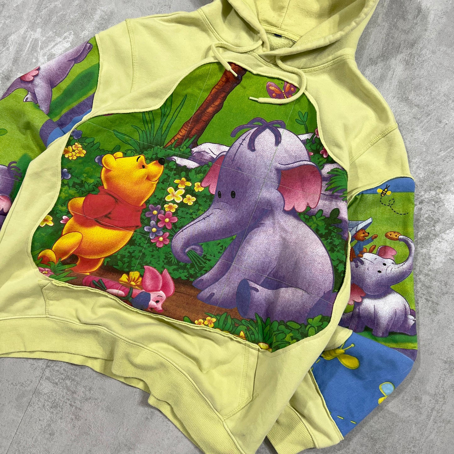'WINNIE' HOODIE (M)