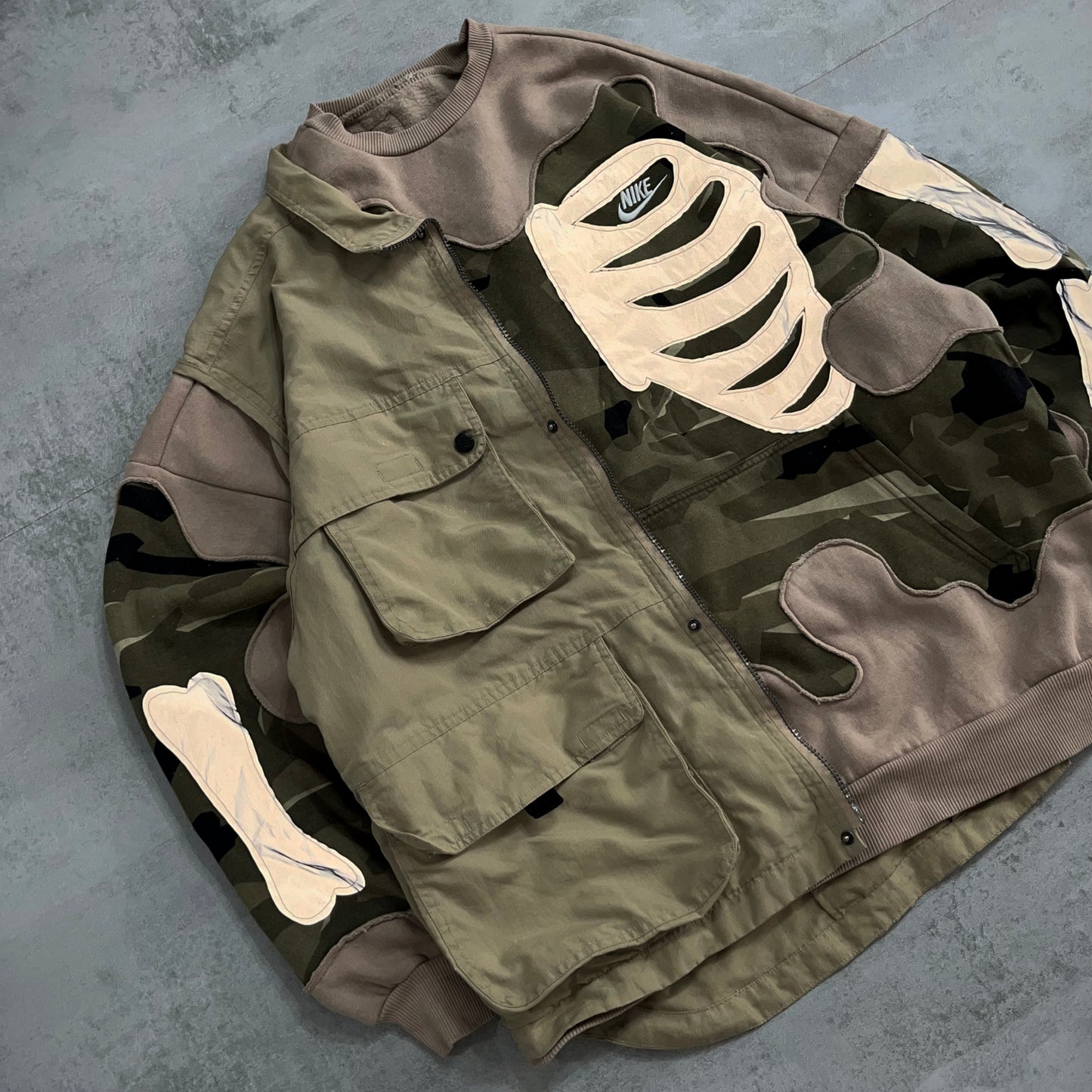 'BONES' REFLECTIVE SWEATSHIRT (L)