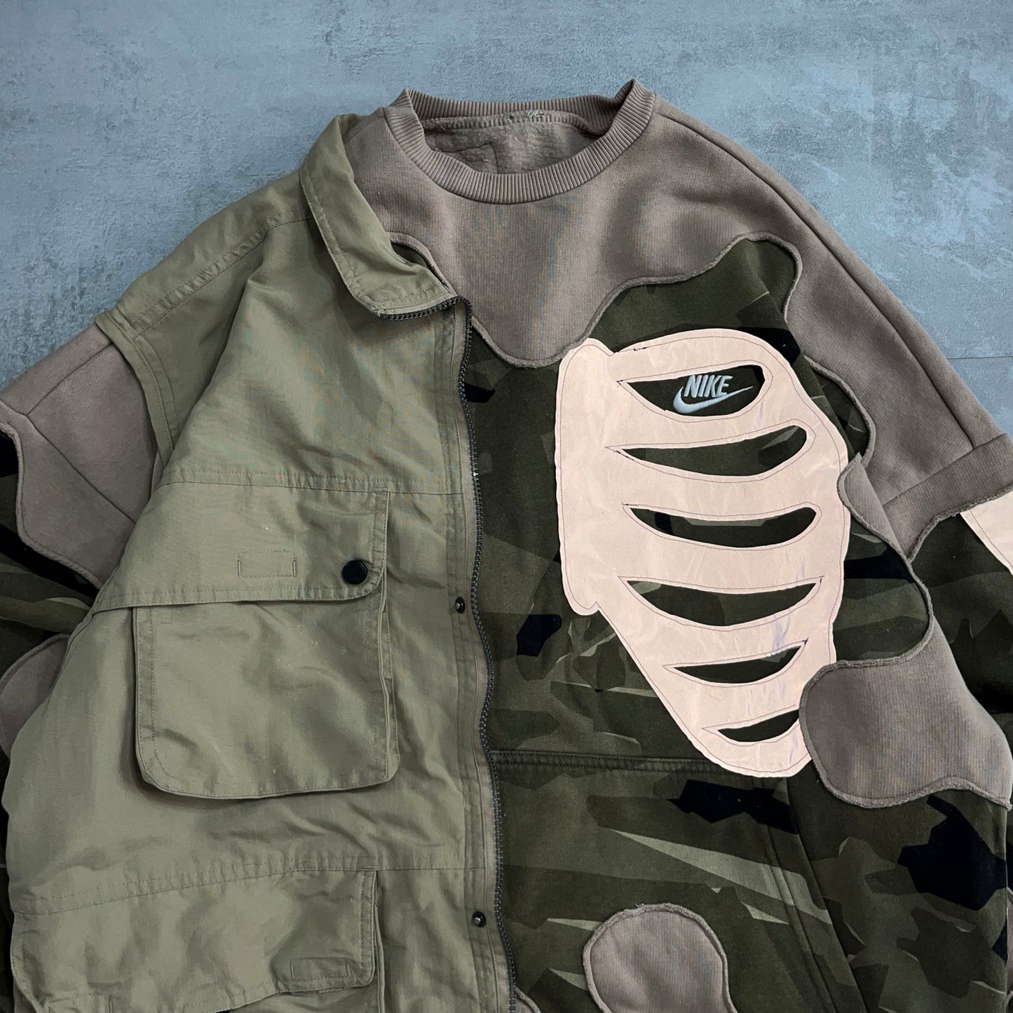 'BONES' REFLECTIVE SWEATSHIRT (L)