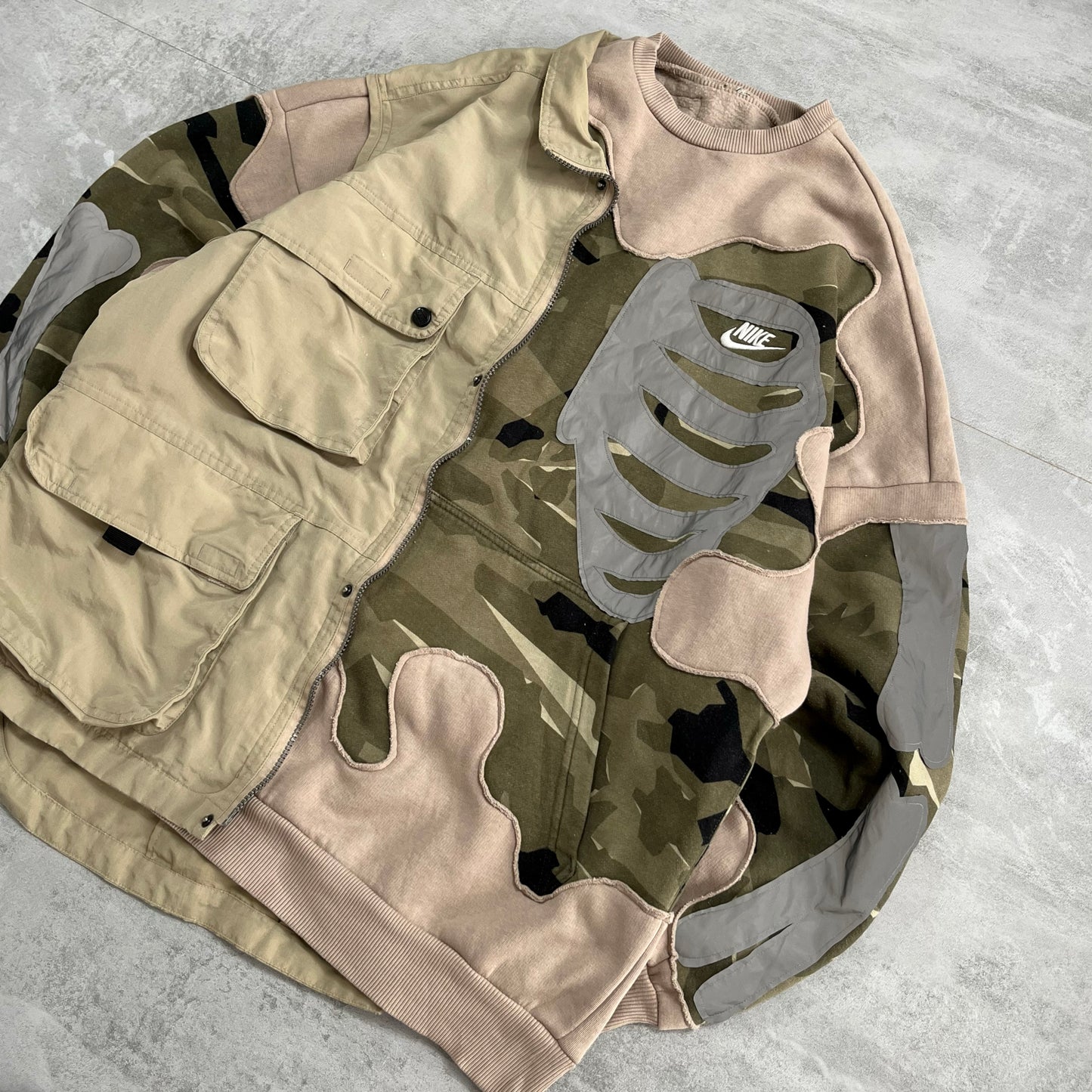 'BONES' REFLECTIVE SWEATSHIRT (L)