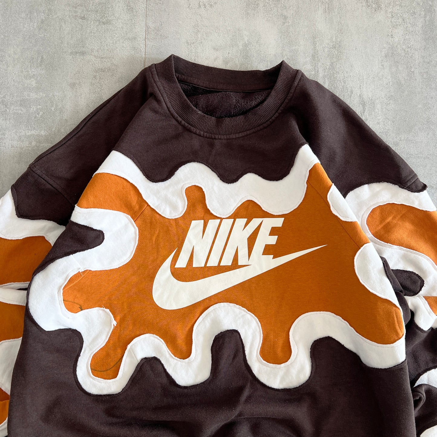 'SPLASH' SWEATSHIRT (L)