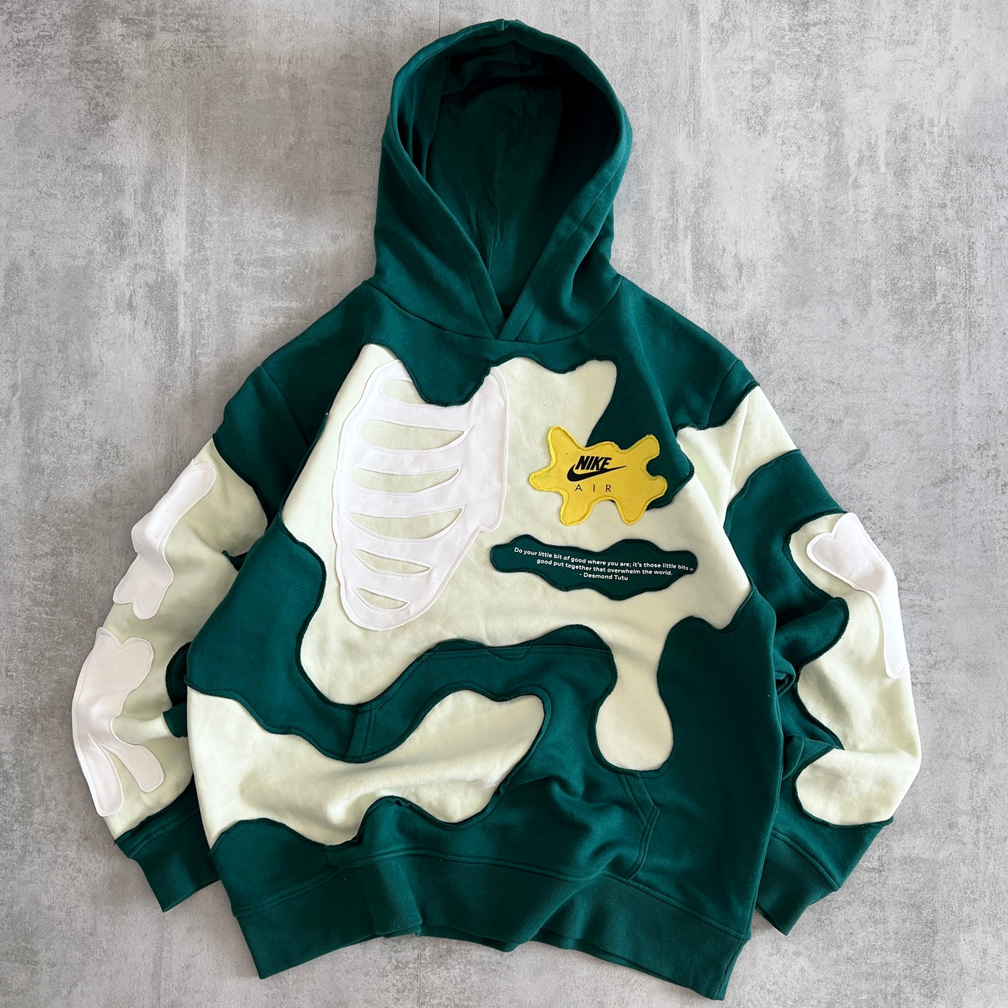 'LITTLE BITS OF GOOD' HOODIE (XL)