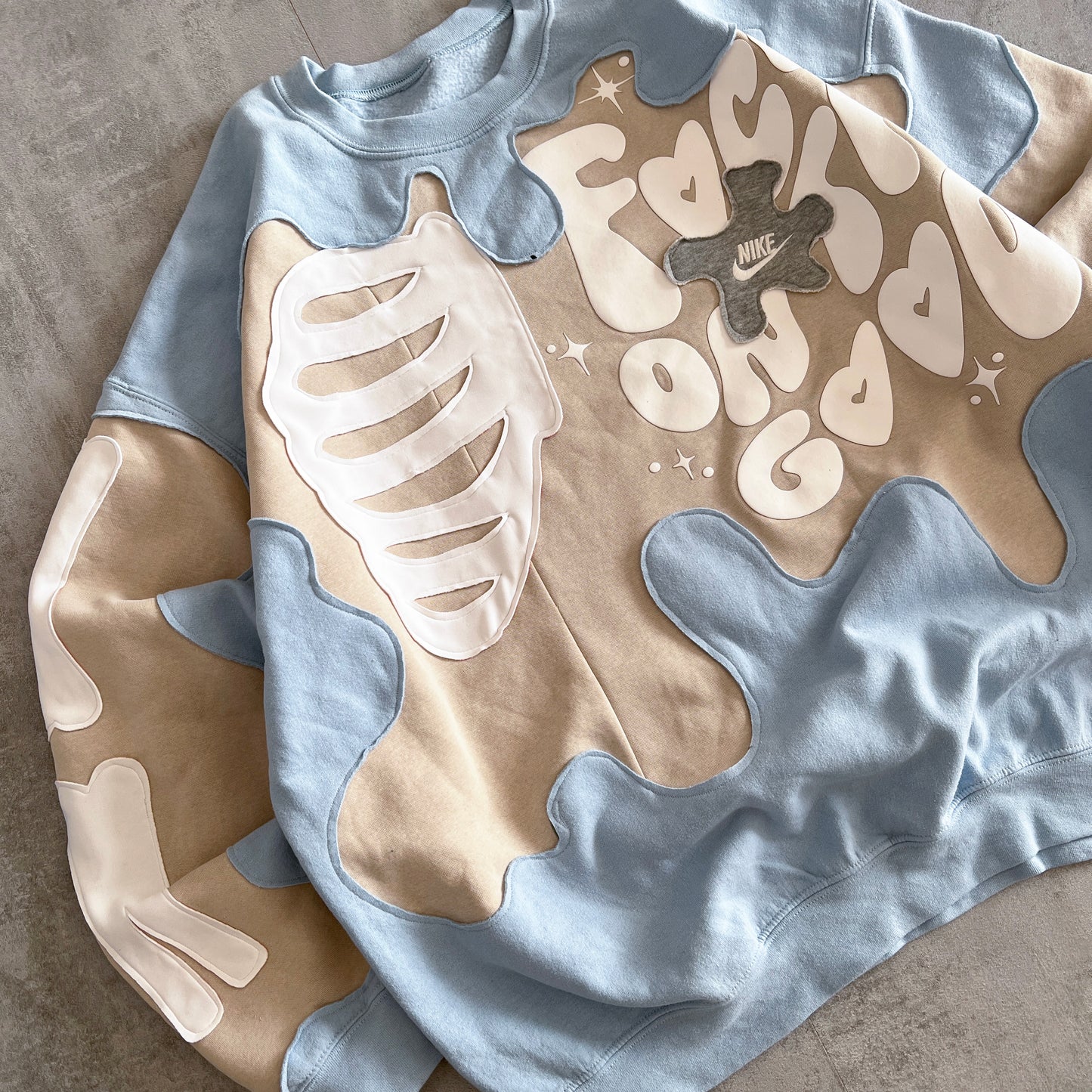 'FOCUS ON THE GOOD' SWEATSHIRT (XXL)