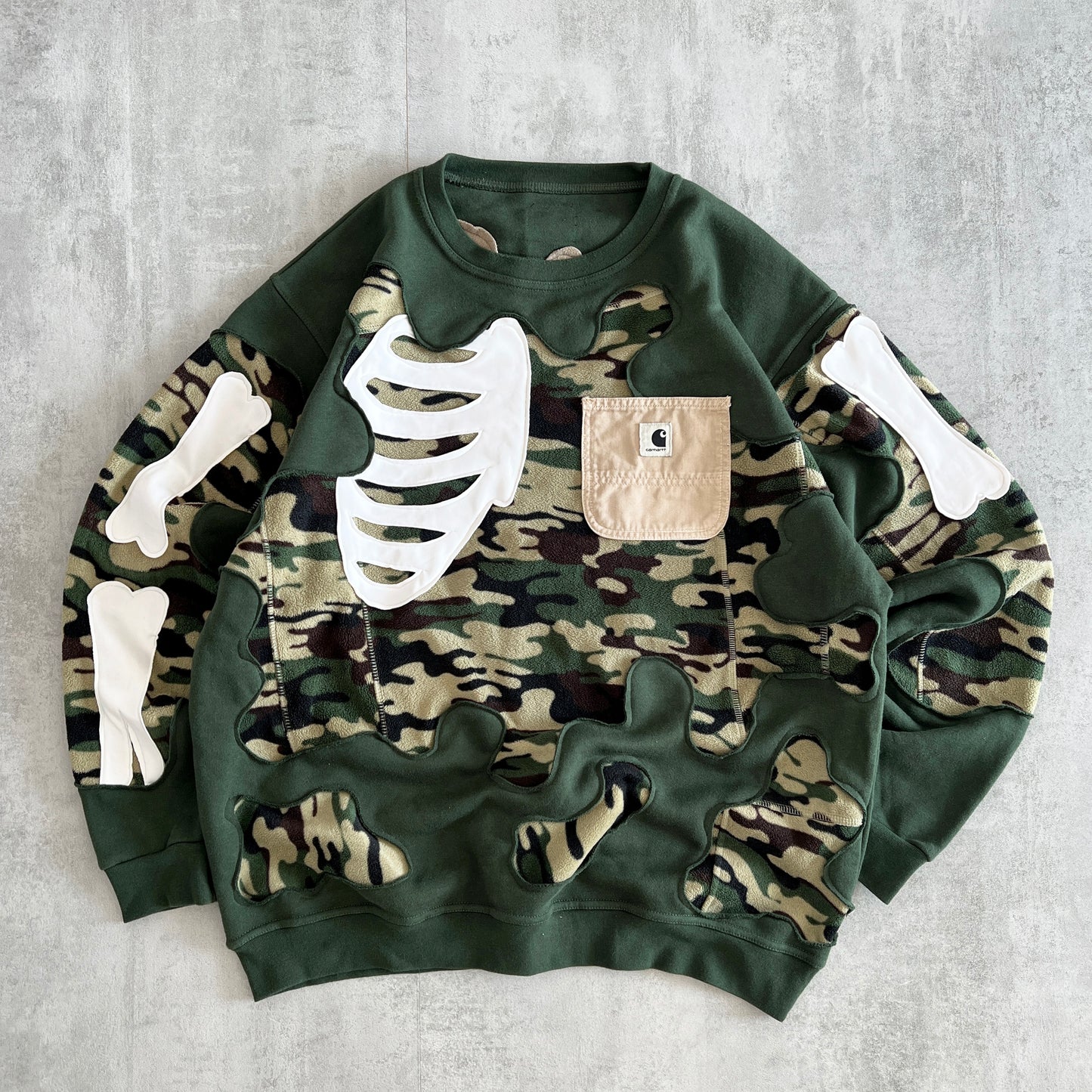 'CAMO' SWEATSHIRT (XL)