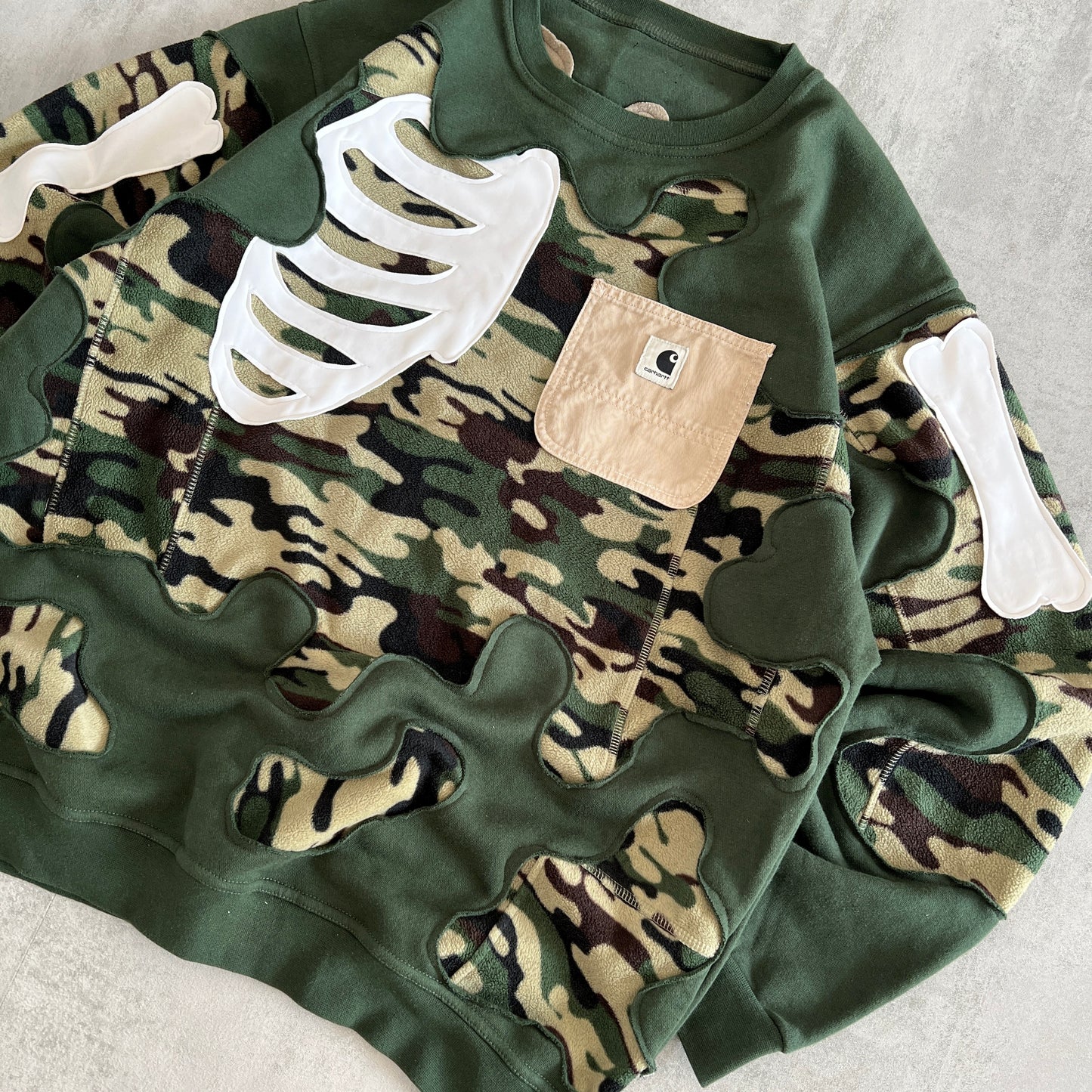 'CAMO' SWEATSHIRT (XL)