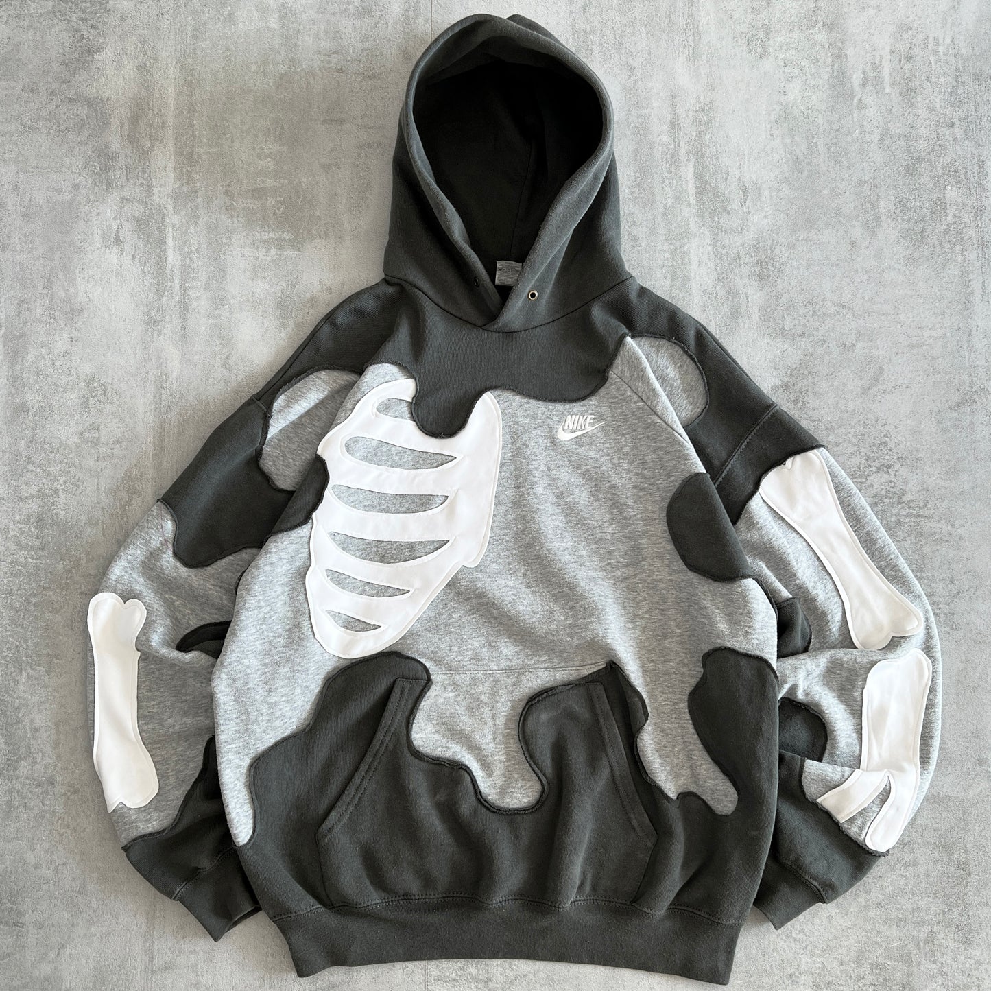 'FOGGY MORNING' HOODIE (L)