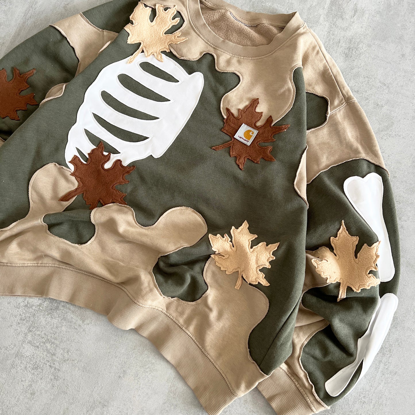 'LEAVES' SWEATSHIRT (XL)