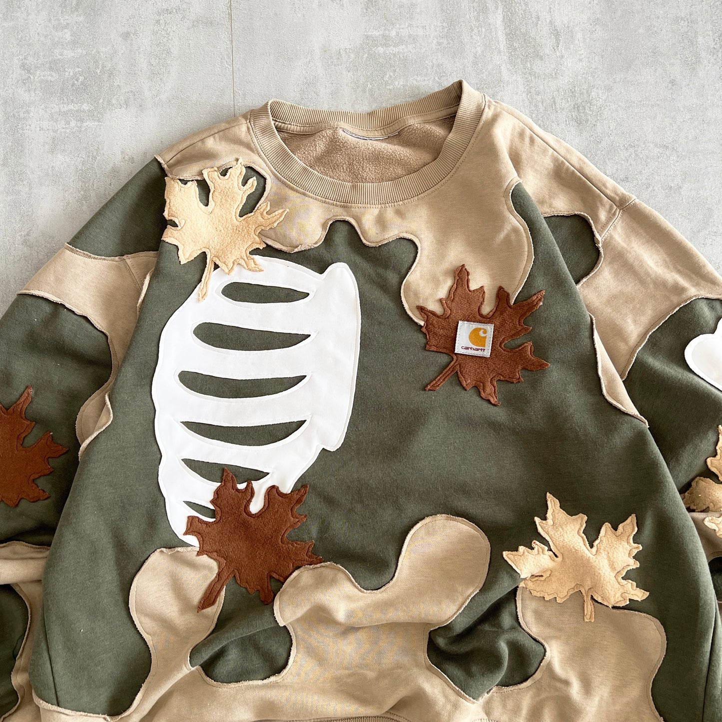 'LEAVES' SWEATSHIRT (XL)