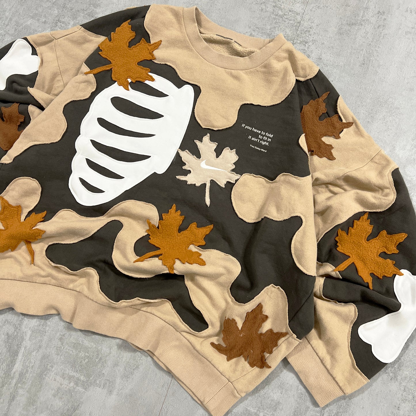 'LEAVES' SWEATSHIRT (XXL)