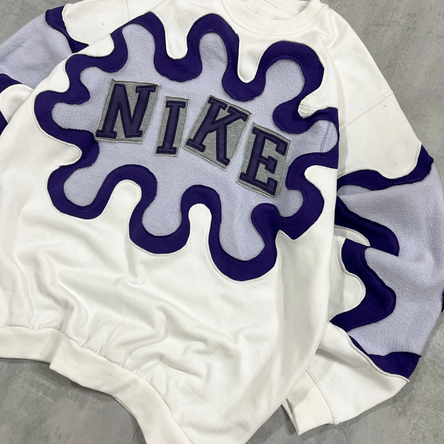 'SPLASH' SWEATSHIRT (XXL)