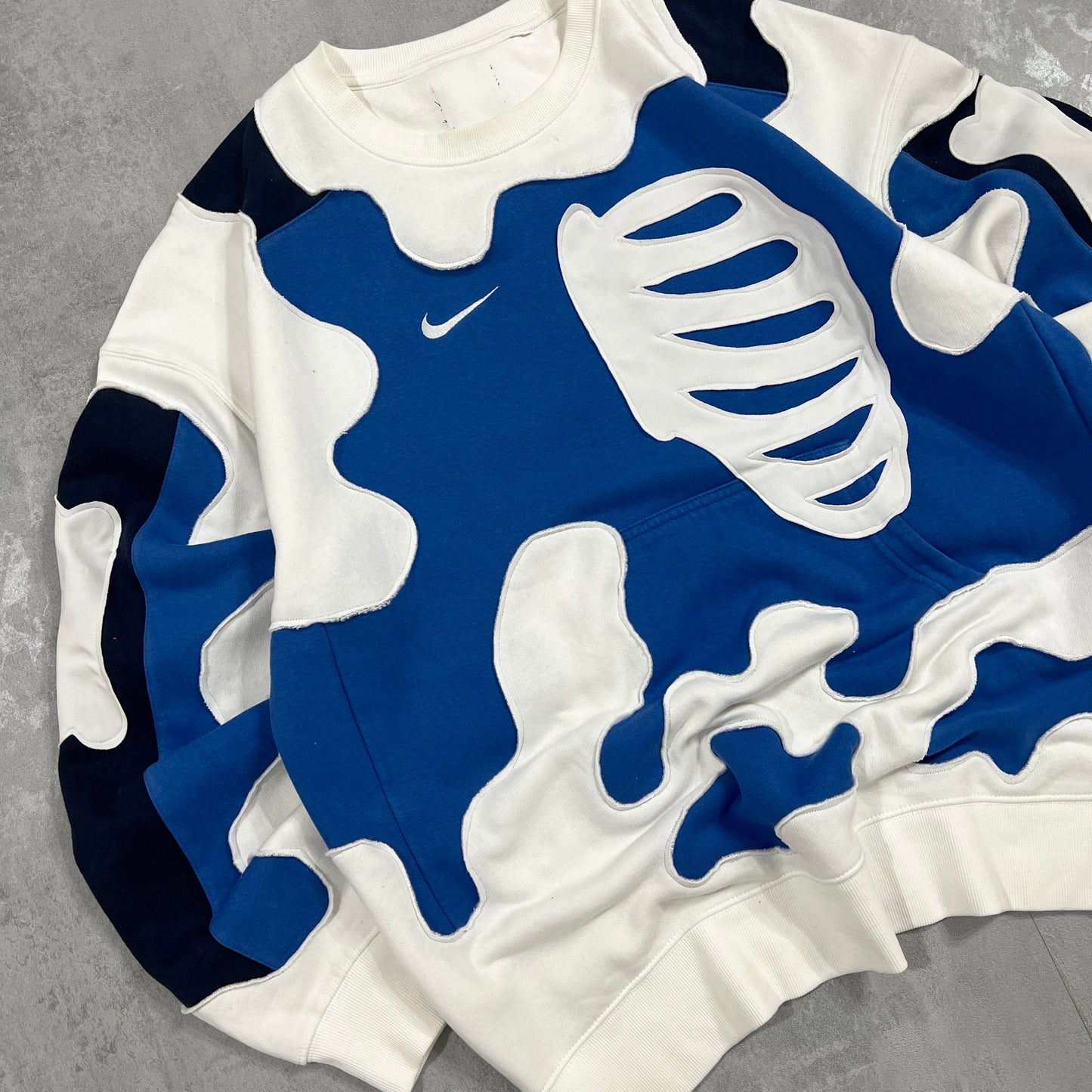 'BONES' SWEATSHIRT (XL)